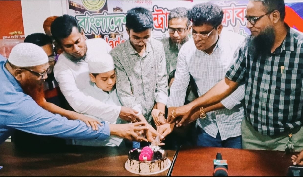 বাংলাদেশ সেন্ট্রাল প্রেস ক্লাব (B.C.P.C) প্রতিষ্ঠাতা সভাপতি খান সেলিম রহমানের একমাত্র ছেলে খান সিফাত রহমান রাফির ১৭তম জন্মদিন পালিত