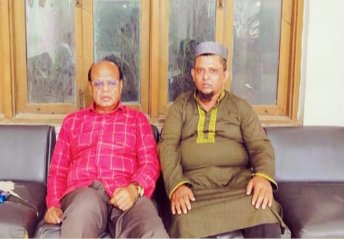 খুলনা – ৬ বিএনপি’র মনোনয়ন প্রত্যাশী আমিনুল ইসলাম কাগজি সাথে ঢাকা প্রেসক্লাব সভাপতির সাথে সৌজন্য সাক্ষাত।