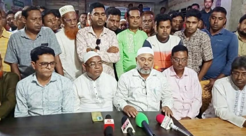 নওগাঁর মান্দা-৪ আসনে বিএনপির মনোনয়নপ্রত্যাশী জনপ্রিয় তৃণমূলের নেতা ডা. টিপুকে সমর্থন জানিয়ে সংবাদ সম্মেলন