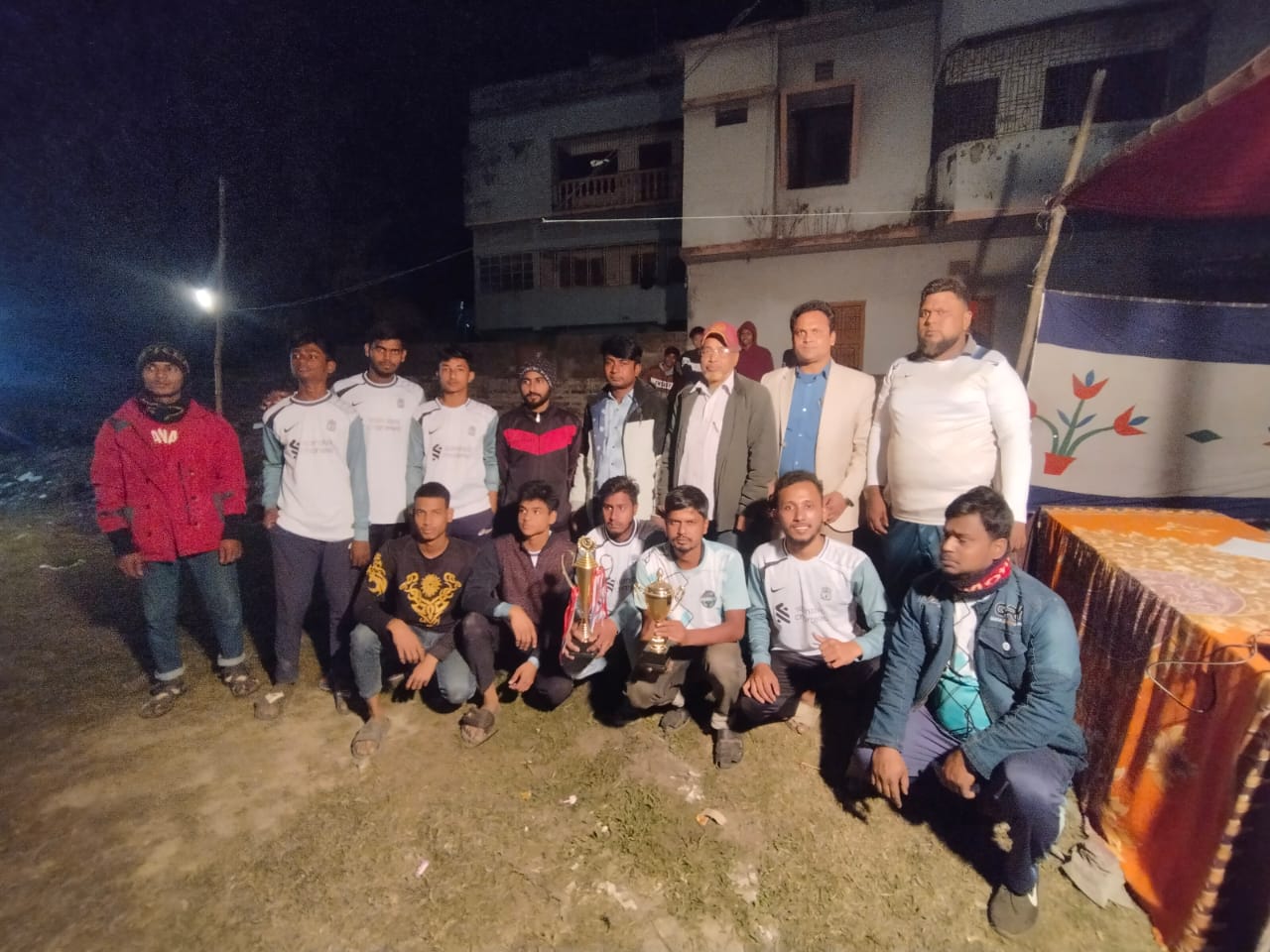 চাঁপাইনবাবগঞ্জে নাইট মিনি ক্রিকেট টুর্নামেন্টের ফাইনাল অনুষ্ঠিত