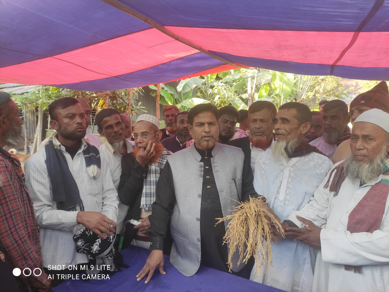 নড়াইলে জামায়াত ও আওয়ামী লীগ ছেড়ে শতাধিক নেতাকর্মীর বিএনপিতে যোগদান
