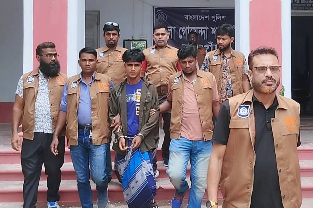 🎯সিরিয়াল কিলার’গোলাম মোর্শেদ গ্রেপ্তার:গাজীপুরে মিলল হদিস,স্বীকার করল রোমহর্ষক অপরাধের দায়!