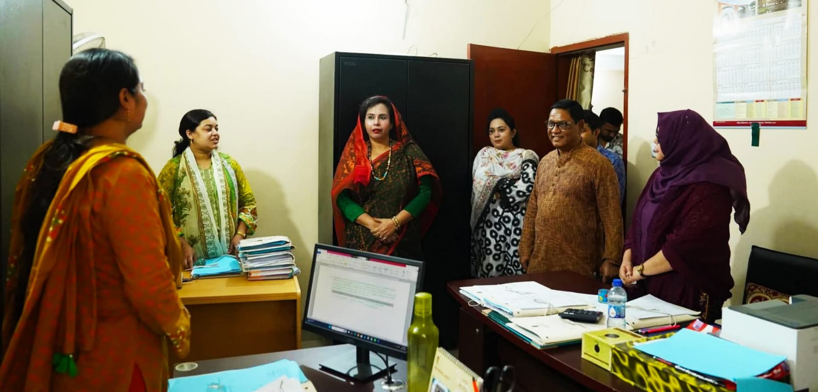 রবীন্দ্র বিশ্ববিদ্যালয়ের বিভিন্ন প্রশাসনিক অফিস পরিদর্শন করলেন ভিসি অধ্যাপক তাহ্‌মিনা আখতার।
